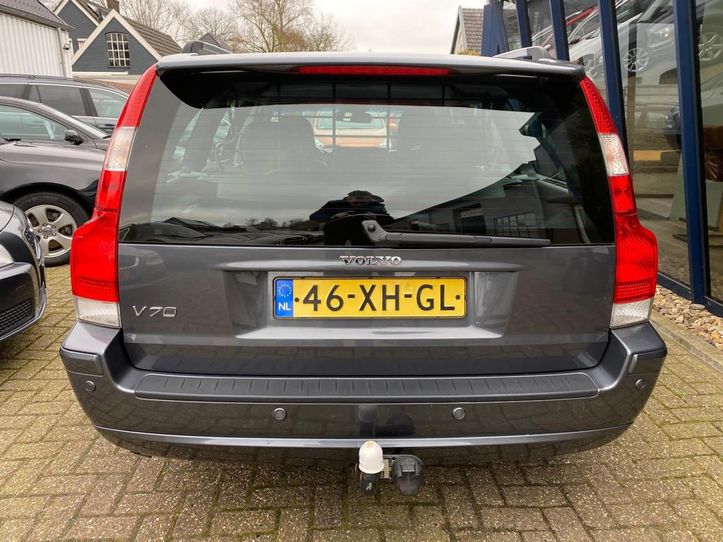 Volvo V70 2.4 Edition Sport LEER / NAVI / YOUNGTIMER, Auto's, Voorwielaandrijving, Navigatiesysteem, Zwart, 1470 kg