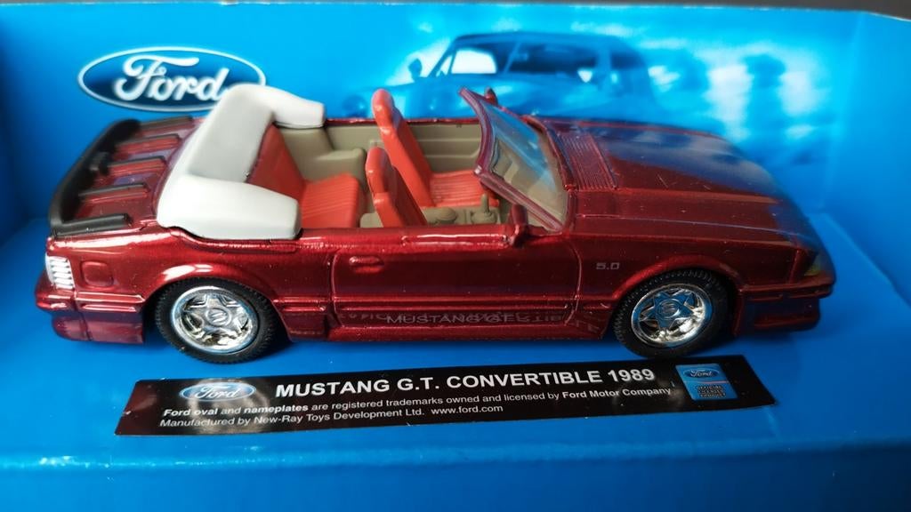 Ford Mustang convertible 1:43 New Ray City Cruiser Pol, Hobby en Vrije tijd, Modelauto's | 1:43, Overige merken, Auto, Verzenden