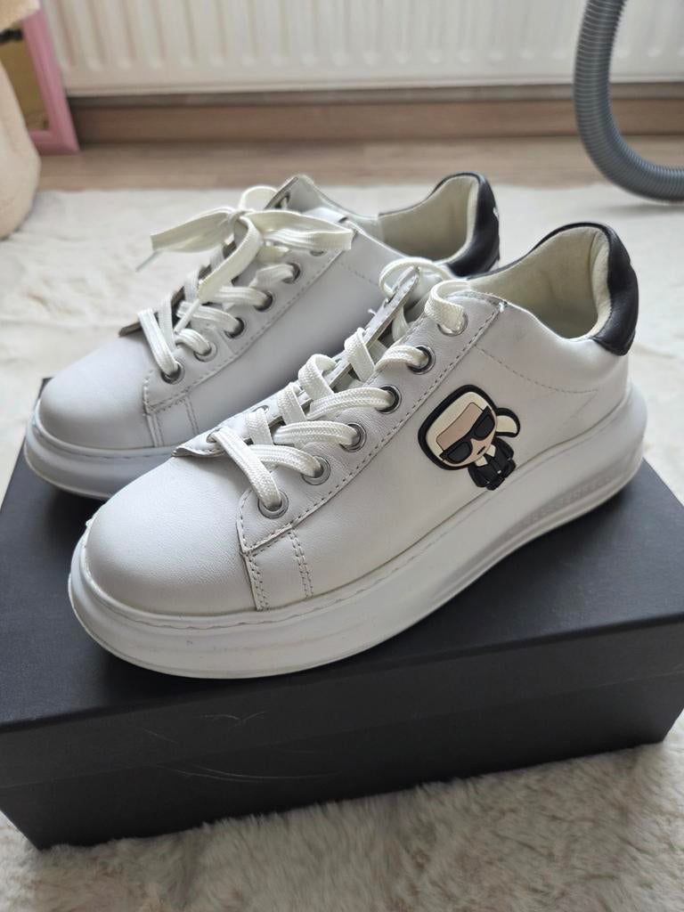 Karl Lagerfeld sneakers wit, Kleding | Dames, Schoenen, Ophalen of Verzenden, Zo goed als nieuw, Wit, Sneakers of Gympen