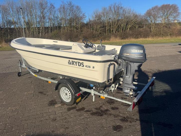 Ryds 435 R console boot, Watersport en Boten, Vis- en Consoleboten, Zo goed als nieuw, 10 tot 30 pk, 3 tot 6 meter, Benzine, Buitenboordmotor