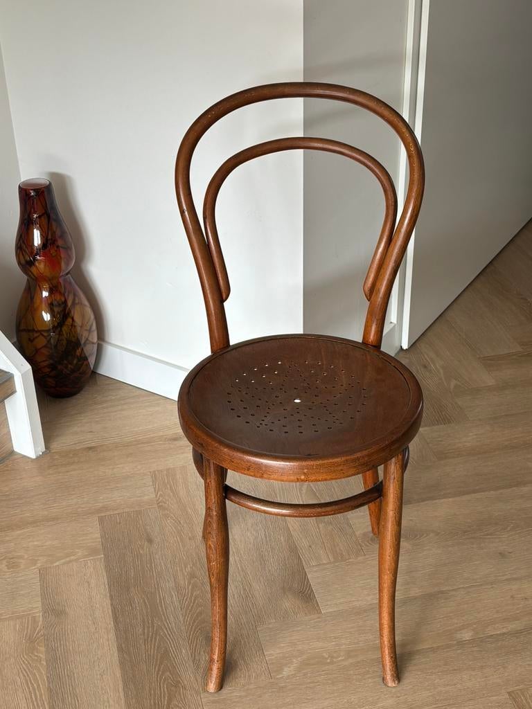 Antiek Thonet stoeltje, Antiek en Kunst, Antiek | Meubels | Stoelen en Banken, Ophalen