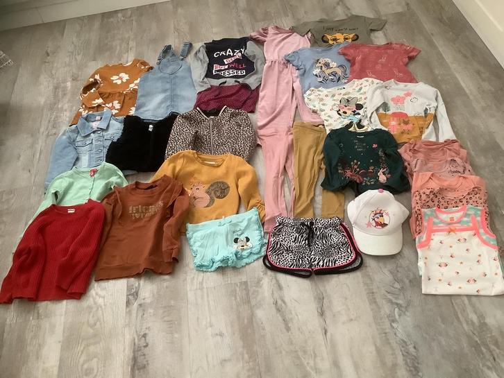 Kledingpakket meisjes - maat 98/104 -  29 stuks, Kinderen en Baby's, Kinderkleding | Kinder-kledingpakketten, Gebruikt, Maat 98
