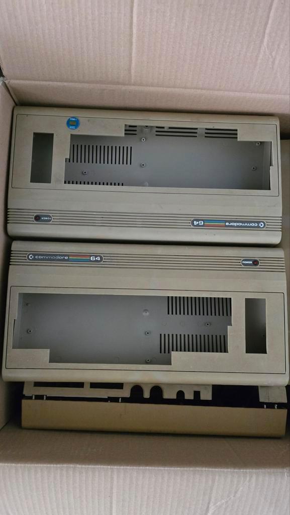 Commodore 64 Behuizingen - Breadbin & C Model - Partij, Computers en Software, Vintage Computers, Ophalen of Verzenden