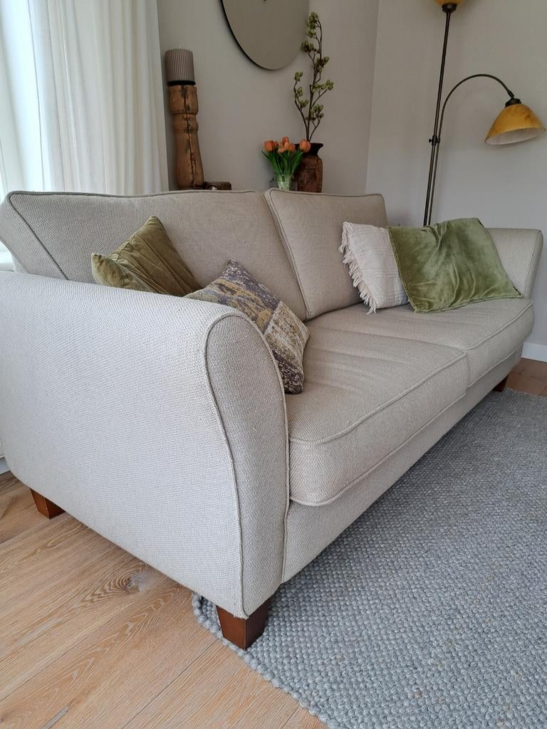 Bank in landelijke stijl. Met losse rug- en zitkussens., Ophalen, Gebruikt, Driepersoons, 75 tot 100 cm