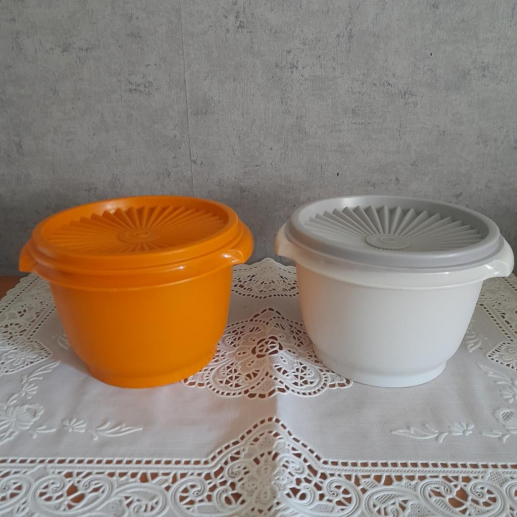 2 Retro vintage Tupperware bakjes sterdeksel, Ophalen of Verzenden, Bak of Kom