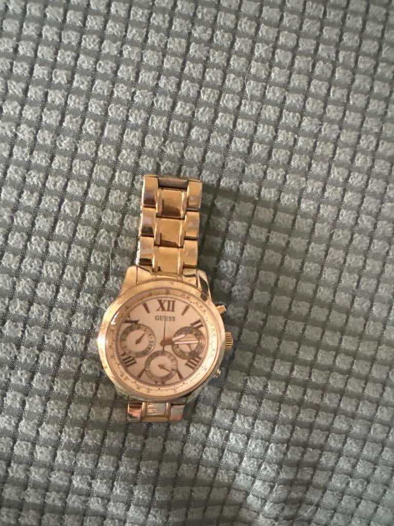 Dames guess horloge, Sieraden, Tassen en Uiterlijk, Ophalen, Overige materialen, Guess, Polshorloge