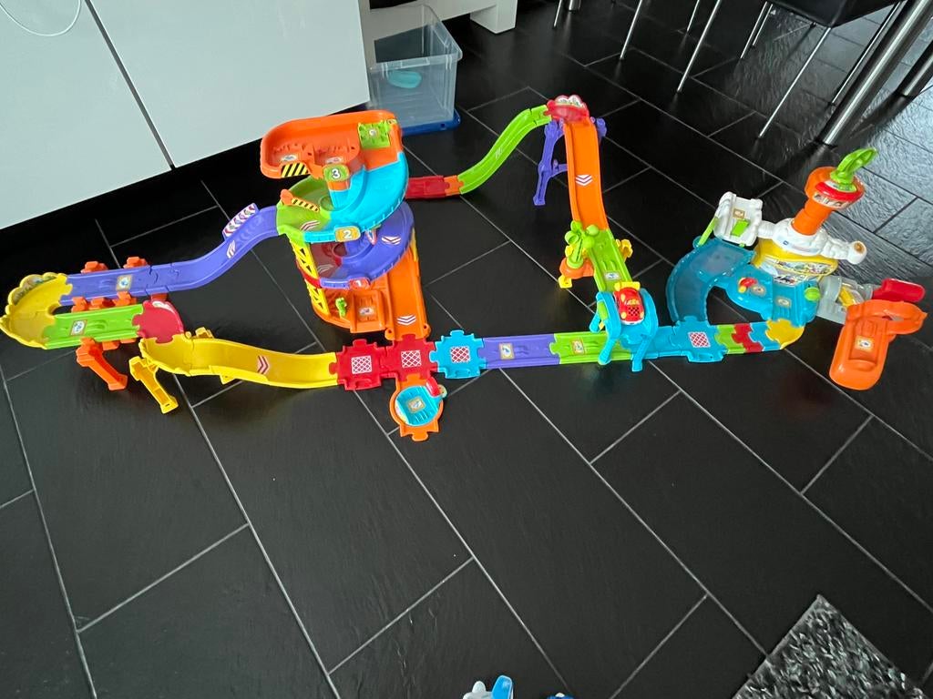 Vtech toet toet garage/vliegveld/auto’s, Ophalen of Verzenden, Zo goed als nieuw, 2 tot 4 jaar