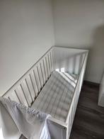 Ikea Sundvik babybed + Aerosleep matras en toebehoren, Kinderen en Baby's, Kinderkamer | Complete kinderkamers, Ophalen, Gebruikt