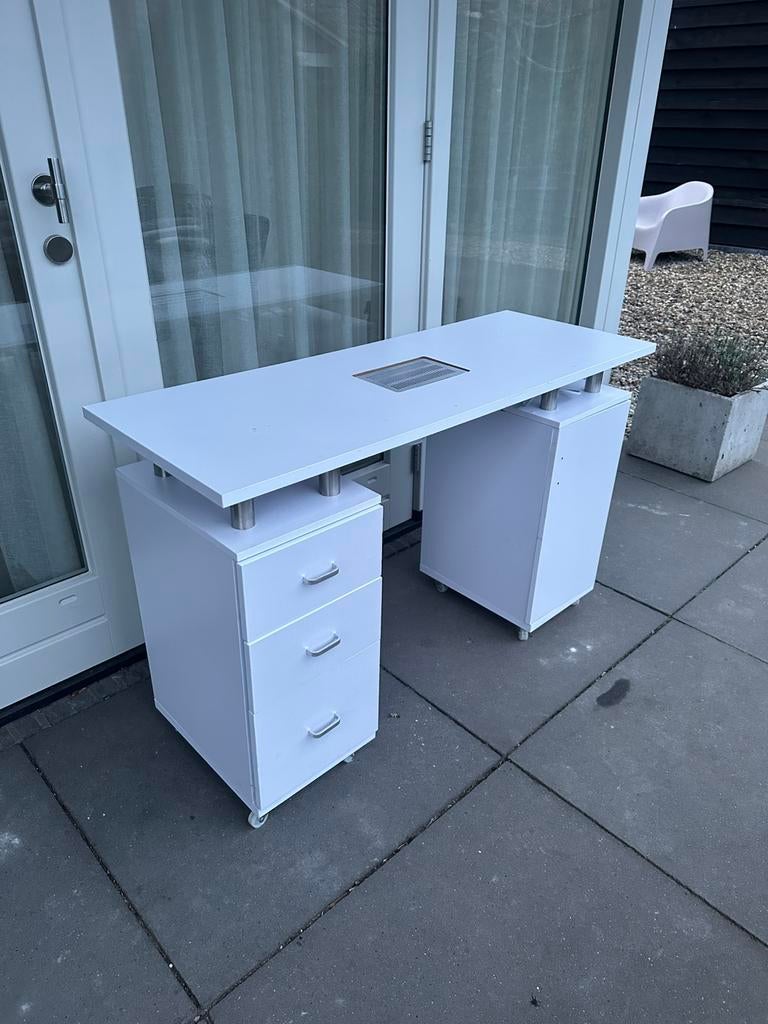 Manicure/nageltafel met afzuiging – wit, Ophalen, Elektrisch, Gebruikt, 120 cm