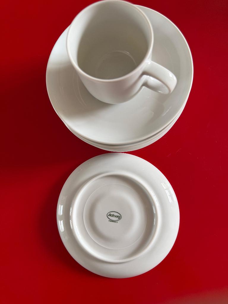 Azberg servies kopje/schoteltjes wit, Ophalen, Zo goed als nieuw, Effen, Kop(pen) en/of Schotel(s)