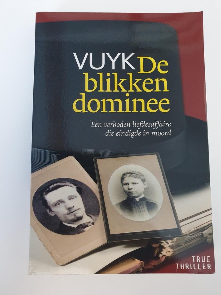 VUYK: De blikken dominee - Een verboden liefdesaffaire, Ophalen of Verzenden, Gelezen, VUYK