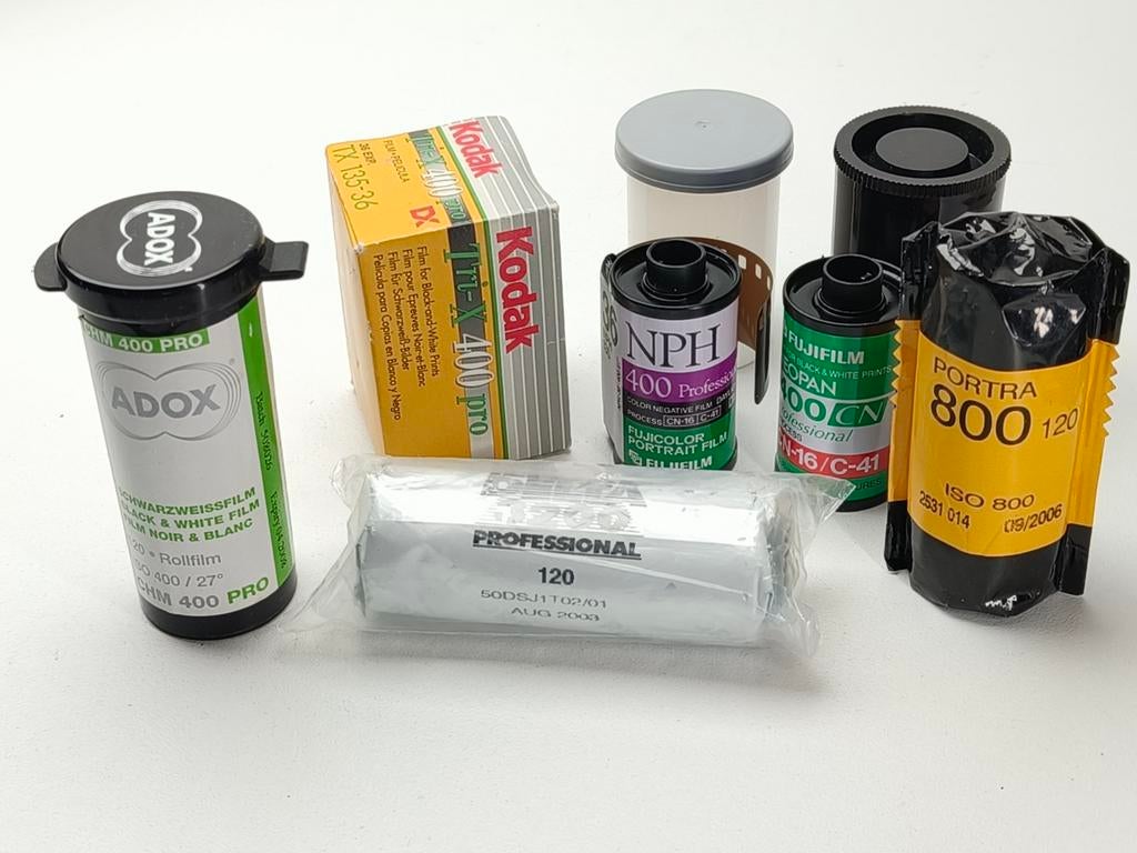 6 rolletjes film, 120 en 35mm, over datum, Ophalen of Verzenden, Zo goed als nieuw