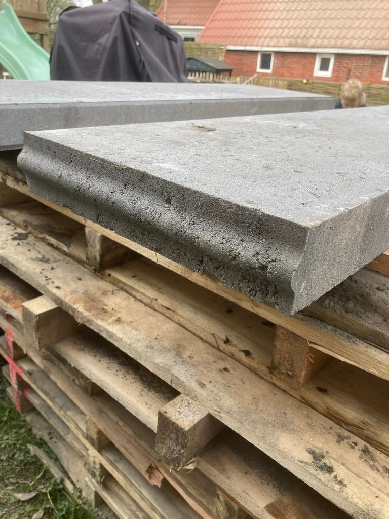 2 stenen opsluitbandjes 100x30x6 NIEUW!, Tuin en Terras, Tegels en Klinkers, Ophalen, Gebruikt, Overige typen, Minder dan 5 m²