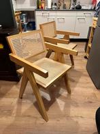 Twee stoelen Pierre Jeanneret 'V Leg, Ophalen, Zo goed als nieuw, Twee