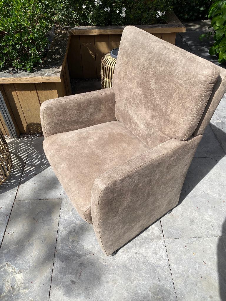 4 eetkamerstoelen op wieltjes, Huis en Inrichting, Ophalen, Overige kleuren, Zo goed als nieuw, Vier