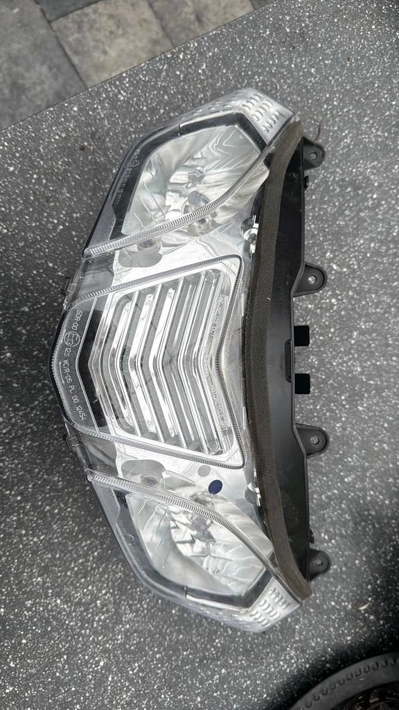 Aprilia rs4 2015 model Koplamp licht beschadigd zie foto, Fietsen en Brommers, Ophalen of Verzenden, Gebruikt