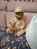 Bronzen beeldje jongen met teddybeer - Geert Kunen stijl, Ophalen of Verzenden, 20 - 50 cm, Beeld, Bruin