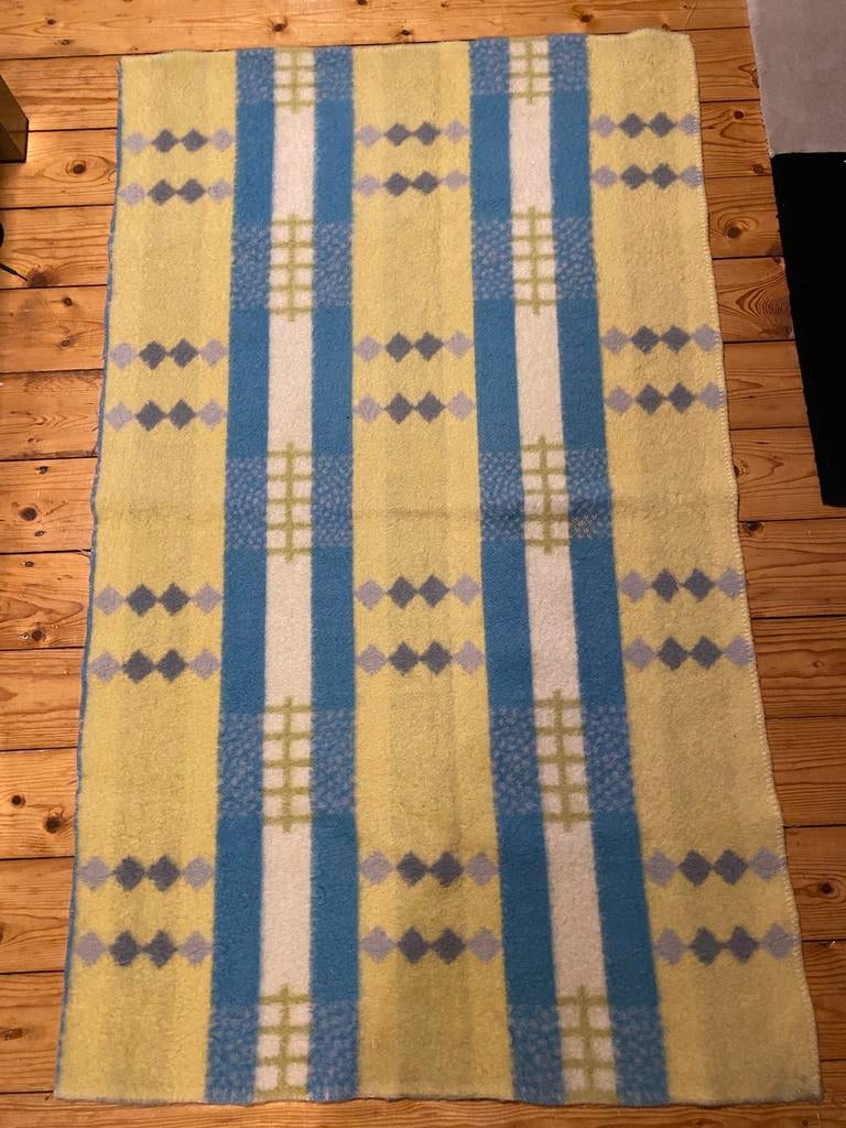 VINTAGE WOLLEN DEKEN (DEEL)., Gebruikt, Overige kleuren, Overige maten, Ophalen of Verzenden