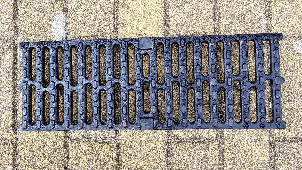 Aco drainlock roosters / sleufroosters gietijzer, Ophalen, Overige materialen, Gebruikt, 80 mm of meer