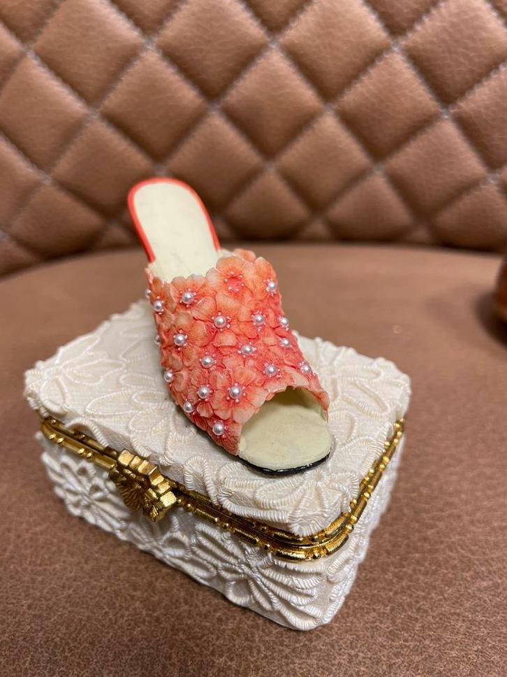 Leonardo Collection Sieradendoosje met Muiltje, Verzamelen, Beelden en Beeldjes, Zo goed als nieuw, Overige typen, Ophalen of Verzenden