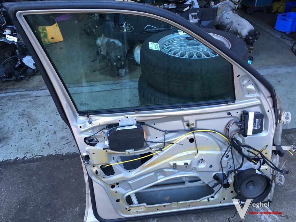 Mercedes W210 sedan 2.0 B  2500062  2001  Portier Linksvoor, Auto-onderdelen, Carrosserie en Plaatwerk, Ophalen, Gebruikt, -, Deur