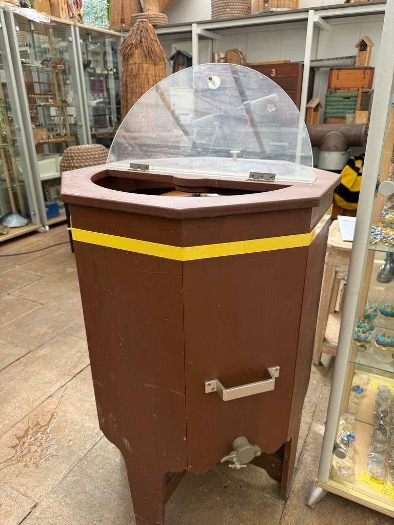 Honingslinger, Ophalen