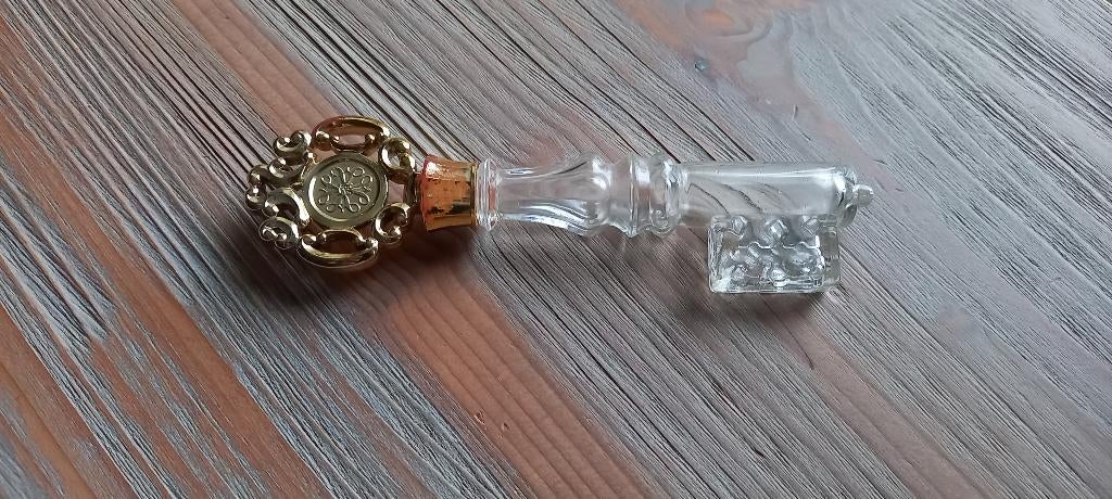 Avon parfumflesje "keynote", Verzenden, Zo goed als nieuw, Parfumfles