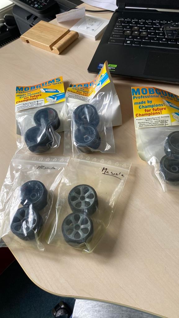 Mobgums 1:12 banden, nieuw in zak, Hobby en Vrije tijd, Modelbouw | Radiografisch | Auto's, Elektro, Nieuw, Ophalen of Verzenden