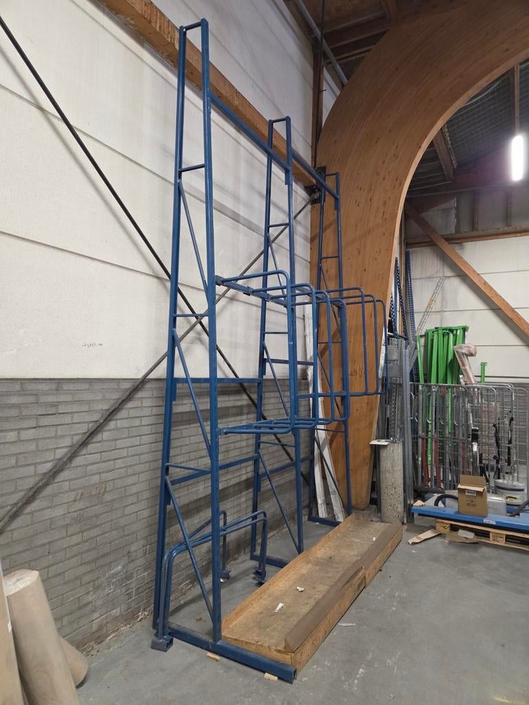 A magazijnstelling verticale opslag planken latten 4.0x2.6m., Ophalen