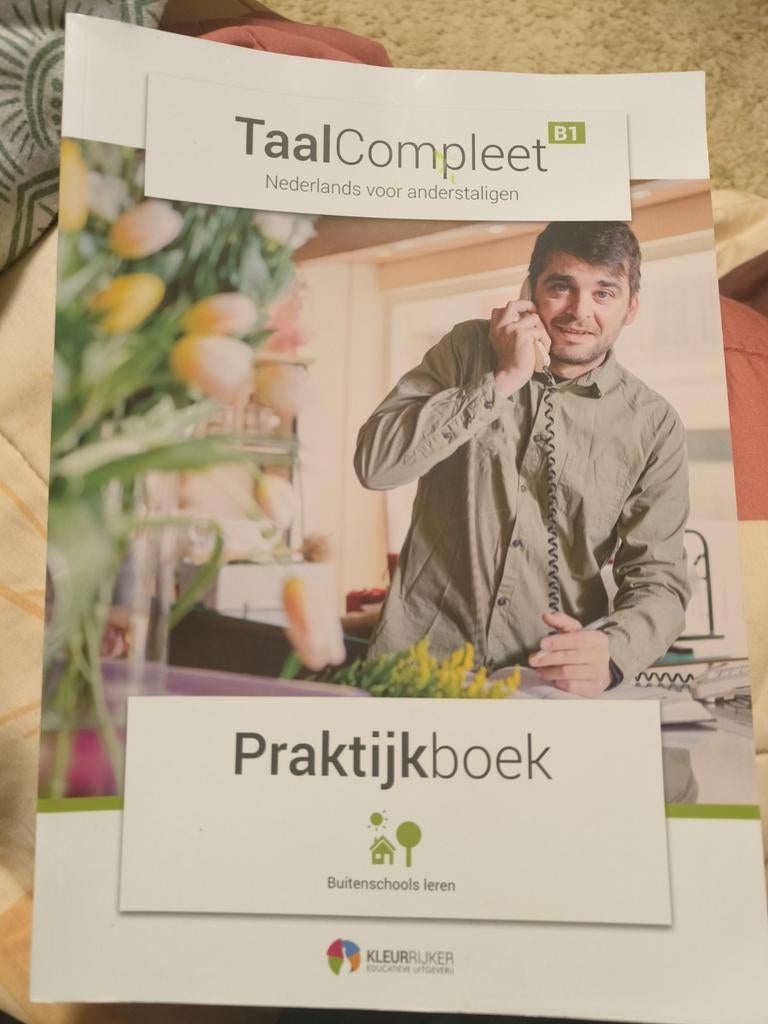 TaalCompleet B1 Praktijkboek Nederlands voor anderstaligen, Boeken, Ophalen, Zo goed als nieuw