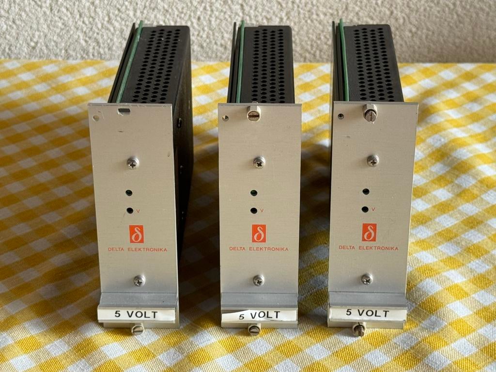 Delta voeding units 3 stuks  pr incl vzk, Telecommunicatie, Ophalen of Verzenden, Zender en Ontvanger