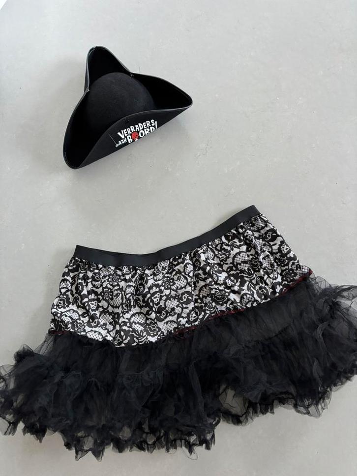 Piraten Set: Petticoat Rok XL & Verraders aan Boord Hoed, Kleding | Dames, Carnavalskleding en Feestkleding, Zo goed als nieuw