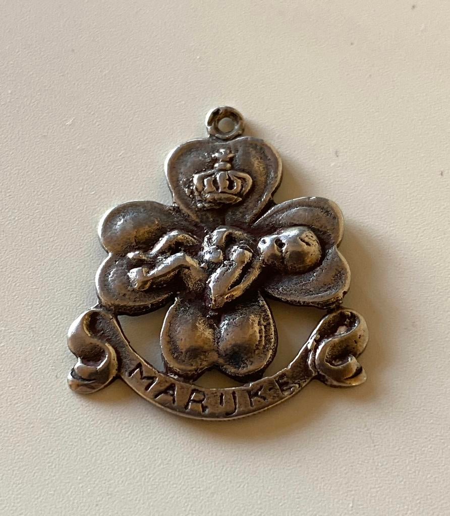 Zilveren geboortehanger Prinses Marijke (?), Ophalen of Verzenden, Zo goed als nieuw, Nederland, Overige typen