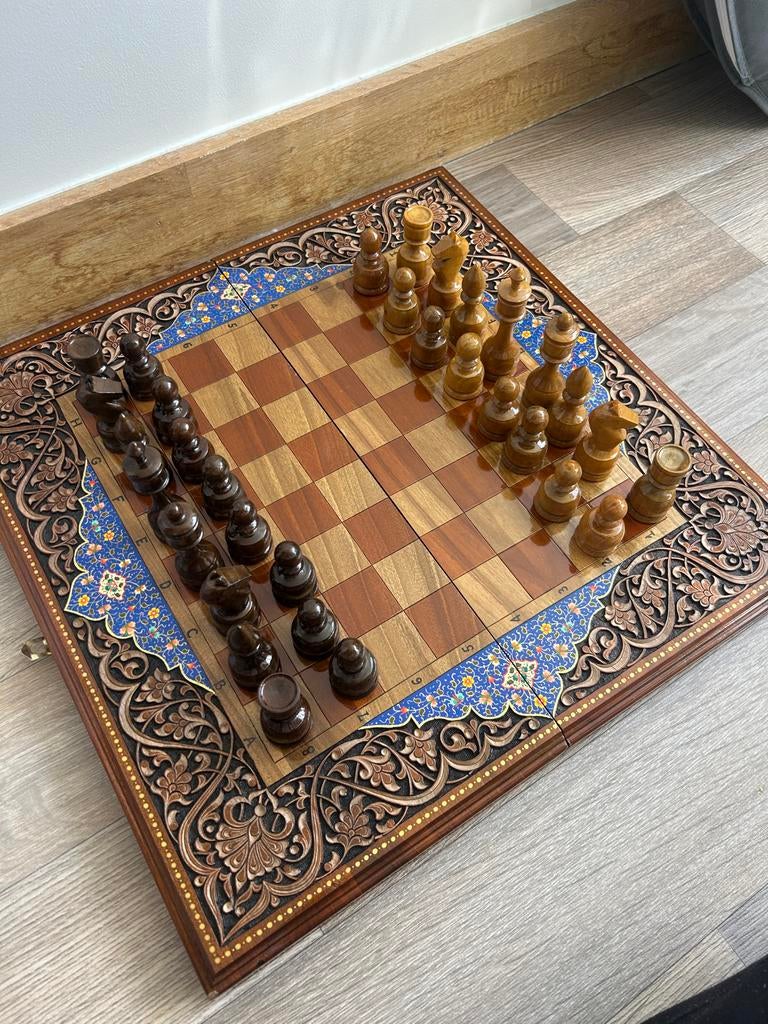 Handgemaakt houten schaakspel met opbergdoos, Een of twee spelers, Ophalen, Zo goed als nieuw