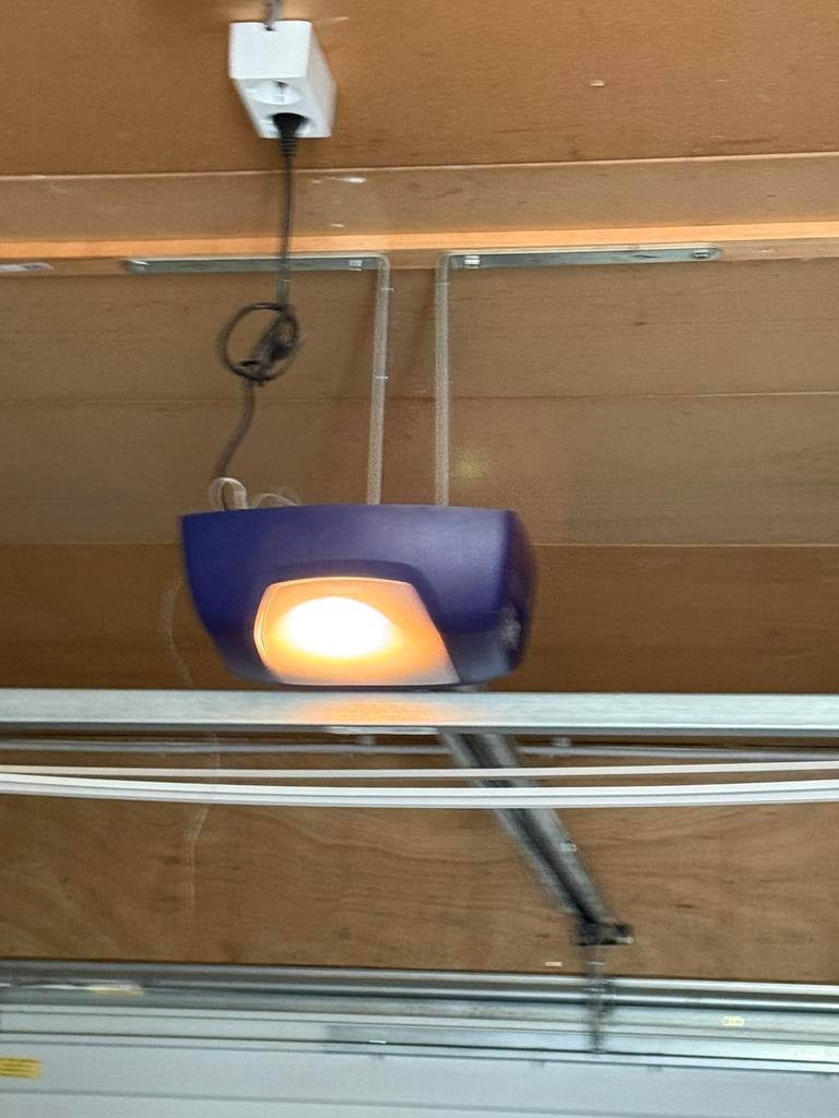 Garagedeur elektrisch, Ophalen, Kunststof, Gebruikt, Garagedeur