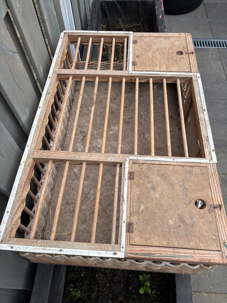 Te koop kippen of duıven draagmand, Ophalen of Verzenden, Hout, Vogelkooi