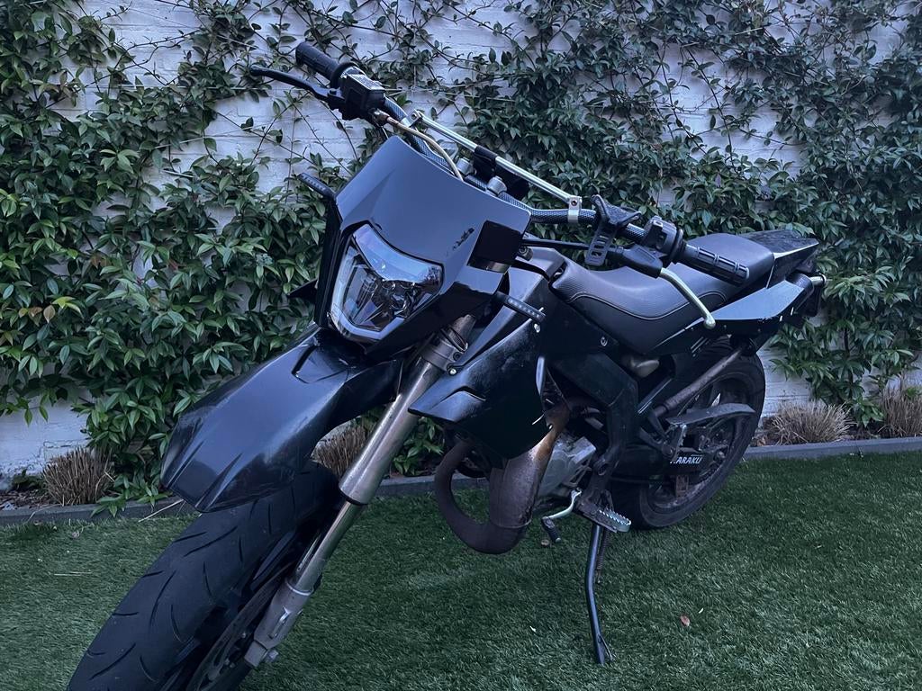 Derbi DRD Evo Limited Edition - Veel nieuwe onderdelen, Ophalen, 6 versnellingen, Gebruikt, Maximaal 45 km/u