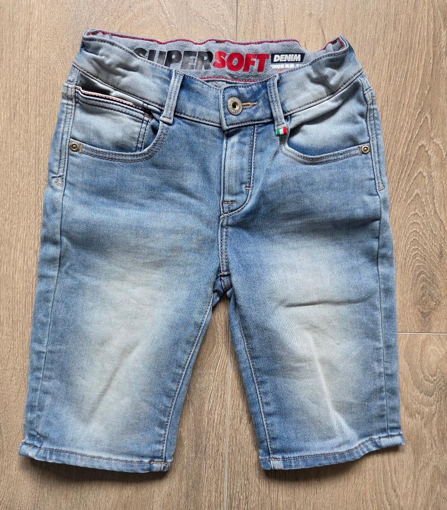 Vingino jeansshort, Kinderen en Baby's, Kinderkleding | Maat 128, Broek, Ophalen of Verzenden, Zo goed als nieuw, Vingino