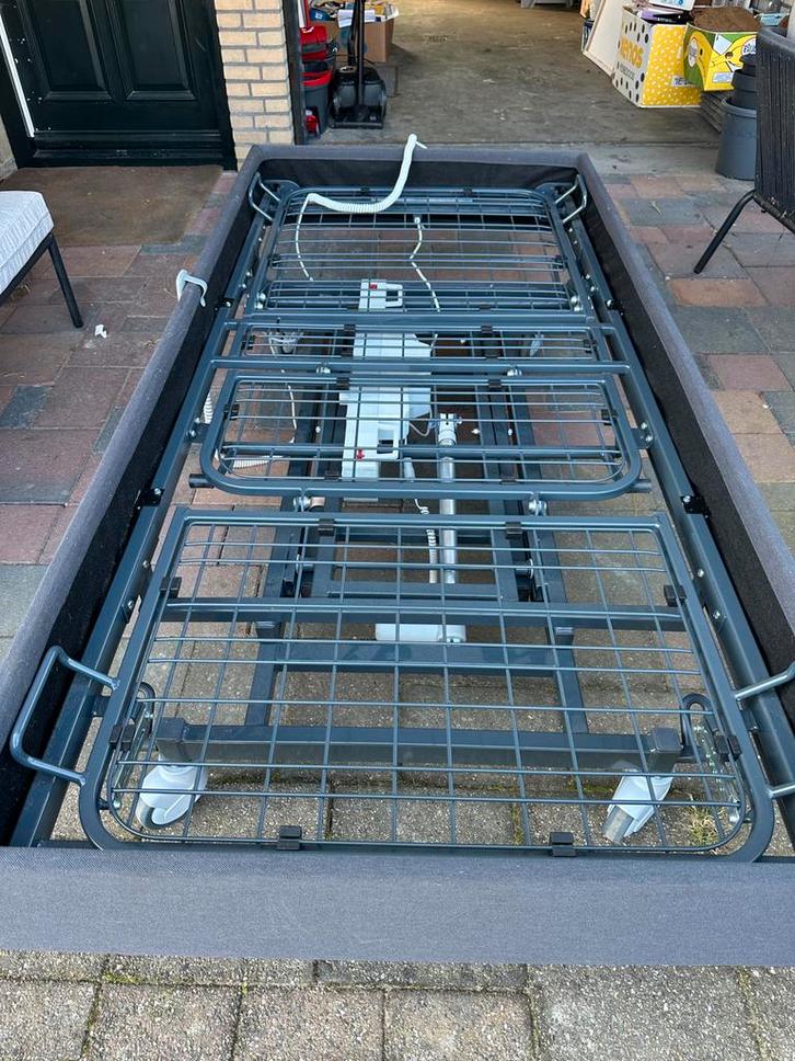 Moet weg! Timeless hoog/laag bed met papegaai en bedsteun, Huis en Inrichting, Slaapkamer | Bedden, Zo goed als nieuw, Eenpersoons