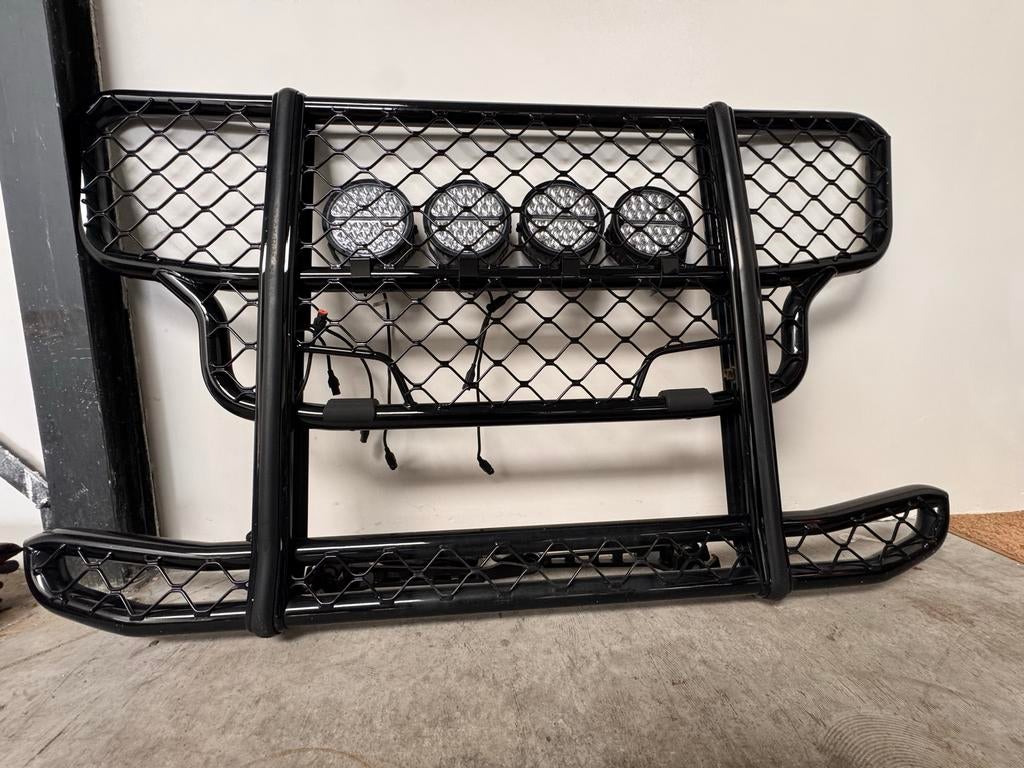 Bullbar met LED verlichting - Universeel, Ophalen of Verzenden, Gebruikt, Universele onderdelen