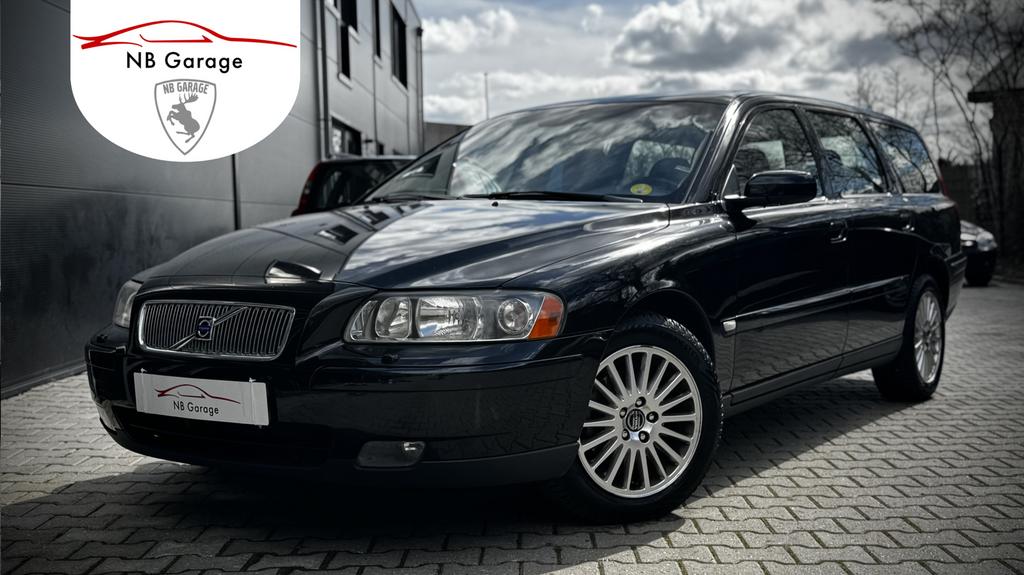 Volvo V70 2.4 – Trekhaak – Cruise Control – Bluetooth, Auto's, Volvo, Voorwielaandrijving, 1800 kg, Zwart, Zwart