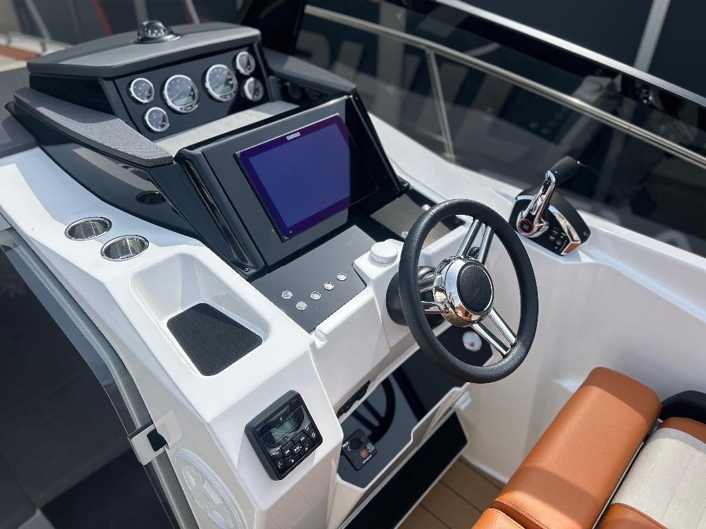 Karnic CS740-S walkaround NIEUW, Ophalen, 6 meter of meer, Nieuw, 200 pk of meer