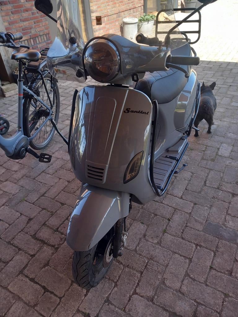 Santini Capri Scooter - Zo goed als nieuw, Ophalen of Verzenden, Zo goed als nieuw, Benzine, Overige merken
