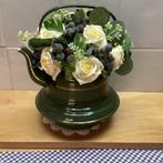Groen emaille keteltje met gouden bies en kunstboeket, Ophalen of Verzenden