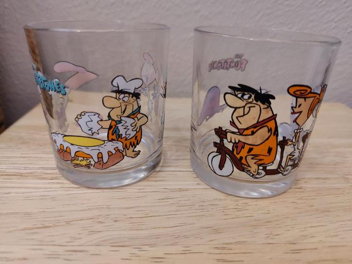 Twee Flinstones glazen van Penotti, Verzamelen, Glas en Borrelglaasjes, Zo goed als nieuw, Frisdrankglas, Verzenden