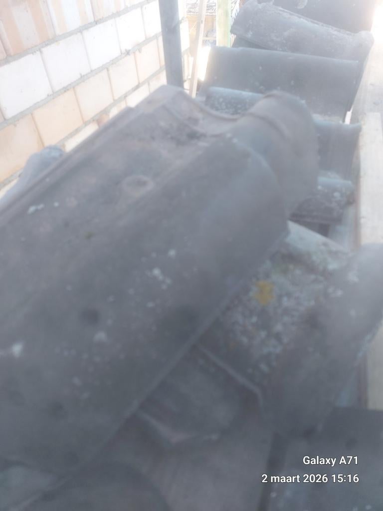 Gebruikte eindpan rechts zonder cement, Doe-het-zelf en Verbouw, Dakpannen en Dakbedekking, Gebruikt, Steen of Klei, Ophalen of Verzenden