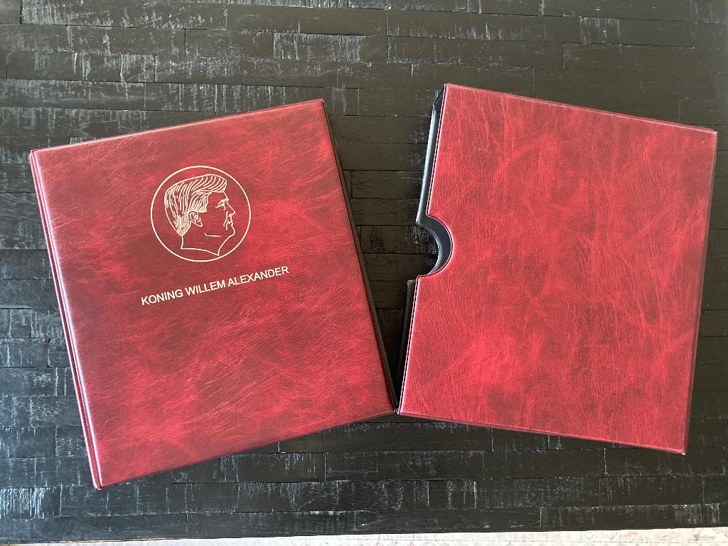 Zeer fraaie Willem Alexander album met casette en jaarsets, Ophalen of Verzenden, Nederland, Munten