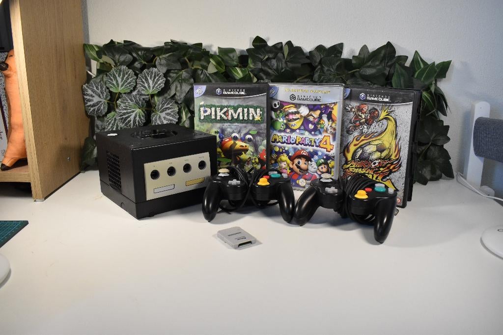 Nintendo Gamecube met 2 Controllers en 3 Games, Spelcomputers en Games, Gebruikt, Zwart, Met games, Met 2 controllers