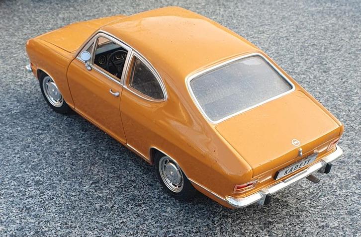 Opel Kadett B Coupé - Gedetailleerd Modelauto, Hobby en Vrije tijd, Modelauto's | 1:18, Zo goed als nieuw, Ophalen of Verzenden