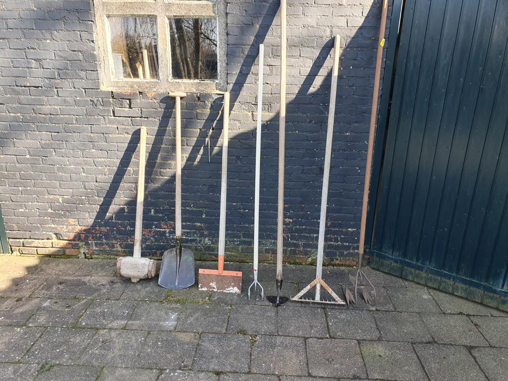 Tuingereedschap, hark, schep,cultivator enz, Ophalen